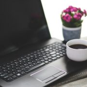 7 Bad Habits That Will Shorten Your Laptop Usage Lifespan