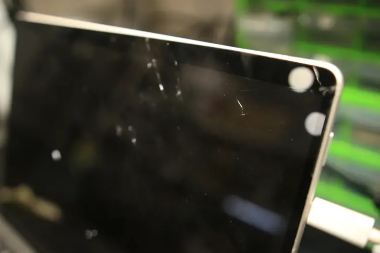 Cracked Screen? : Laptop Screen Replacement