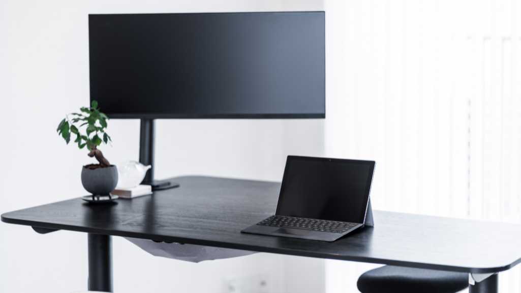 laptop monitor