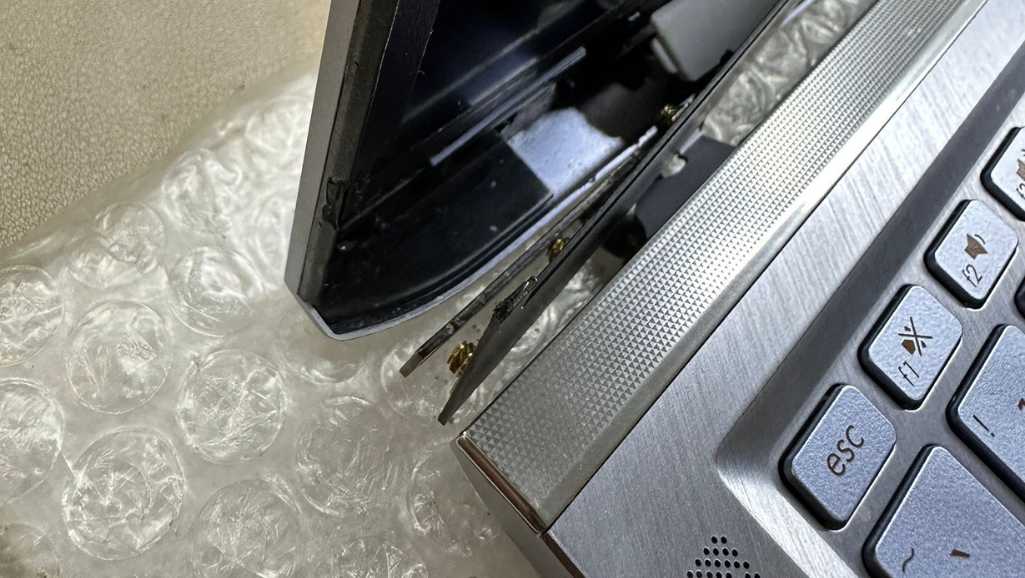 laptop hinge repair